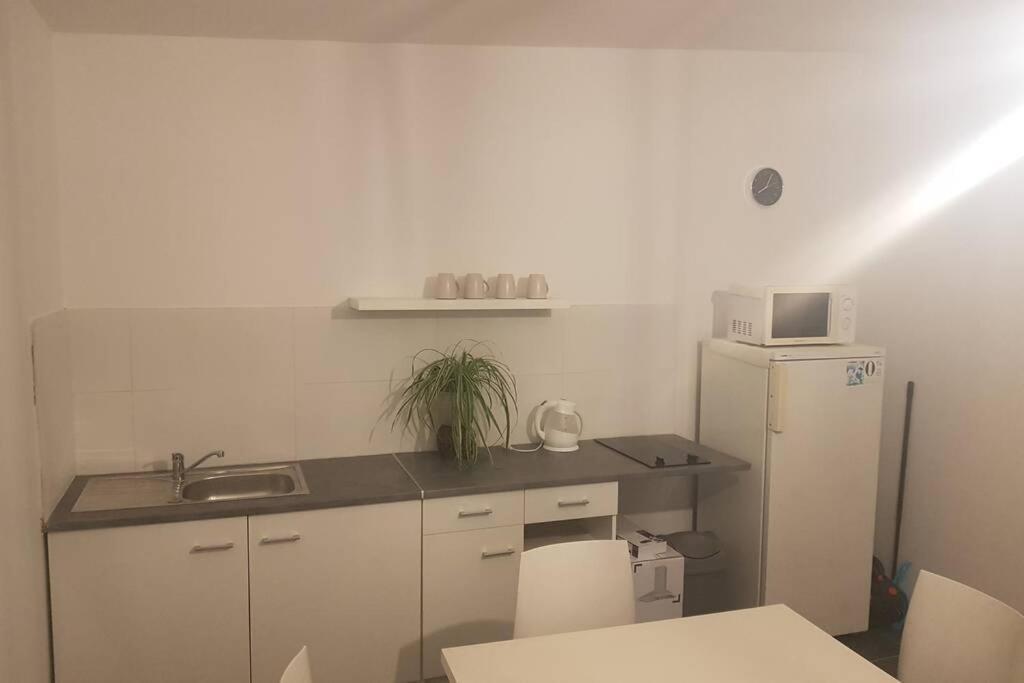 Petite Maison Au Calme Apartment Macey  Ngoại thất bức ảnh
